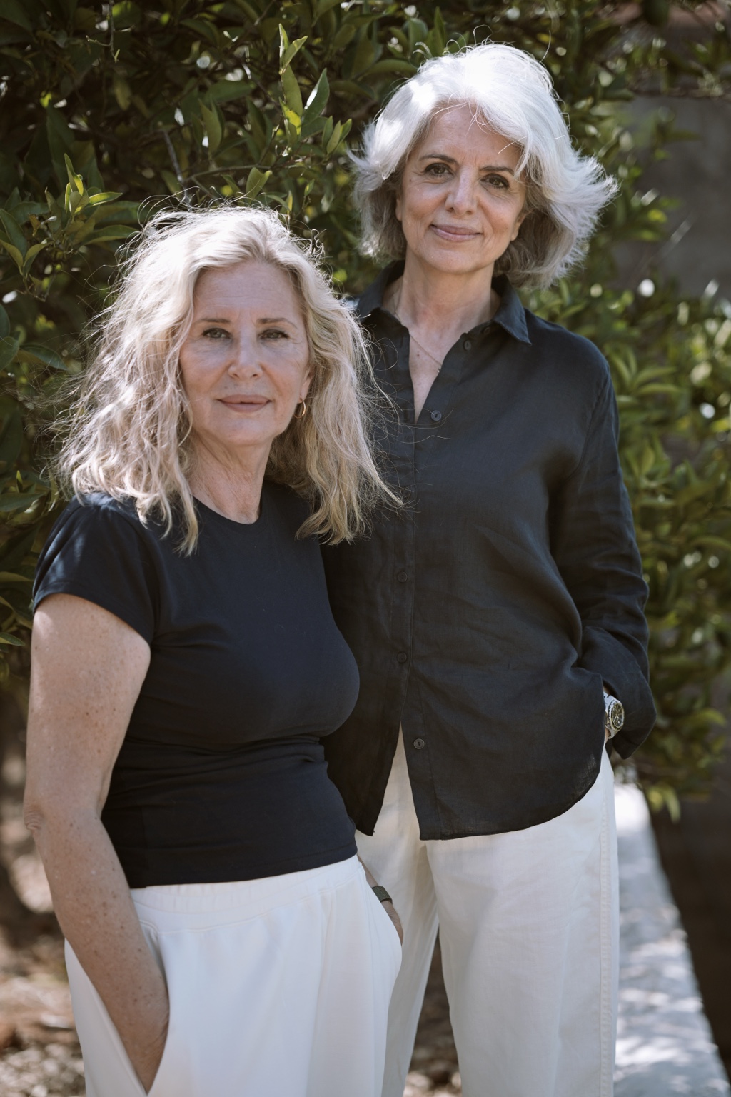 Julia Calabuig y la Dra. María Pérez Benítez